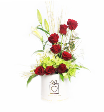 Red Roses & Green Hydrangeas